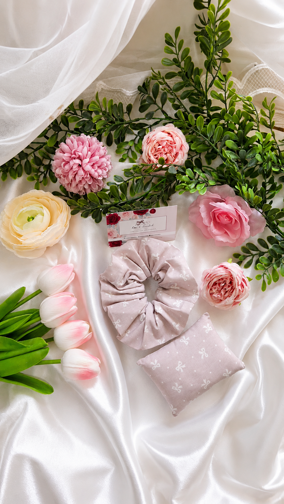 Chouchou et mini coussin en satin - Nude